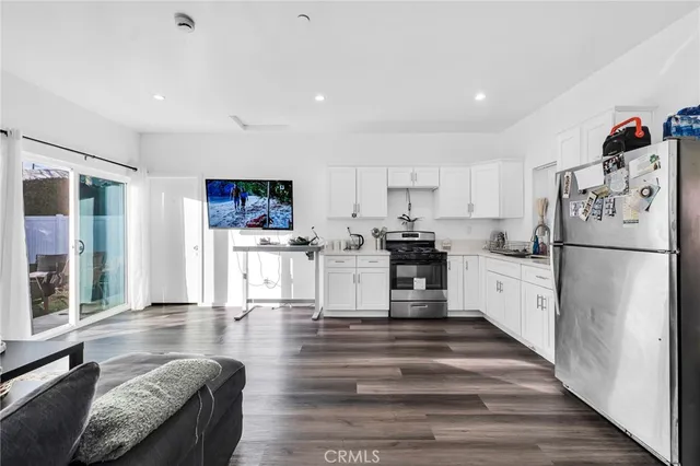 $1,585,000 | 22137 Gault Street, Canoga Park, CA 91303