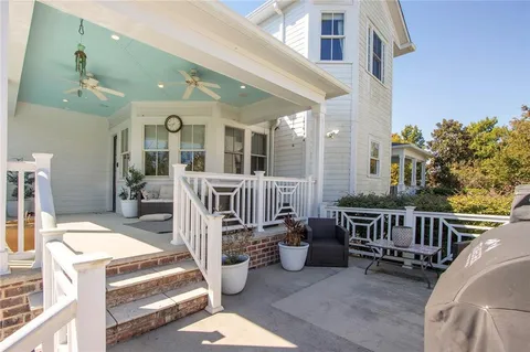 $1,325,000 | 6925 Canal Boulevard, New Orleans, LA 70124