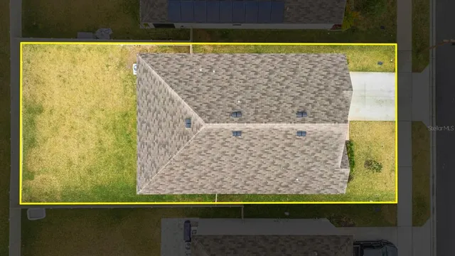 a view of a entryway of the house