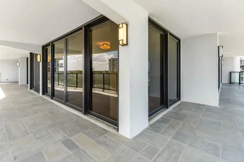 $2,095,000 | 3440 South Ocean Boulevard, Unit 502S, Palm Beach, FL 33480