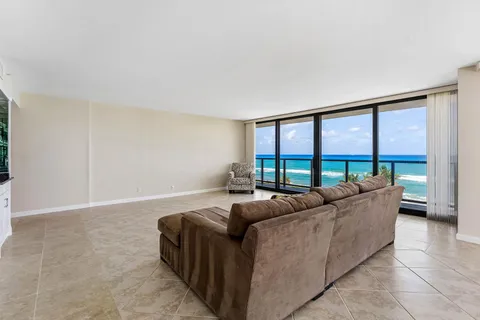 $2,095,000 | 3440 South Ocean Boulevard, Unit 502S, Palm Beach, FL 33480
