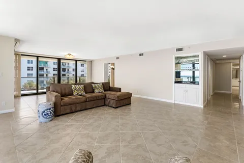 $2,095,000 | 3440 South Ocean Boulevard, Unit 502S, Palm Beach, FL 33480