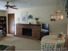 118 Cypress Point Drive Springfield, IL 62704 - Photo 5 of 11 Gallery Image 5