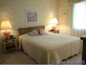 118 Cypress Point Drive Springfield, IL 62704 - Photo 8 of 11 Gallery Image 8
