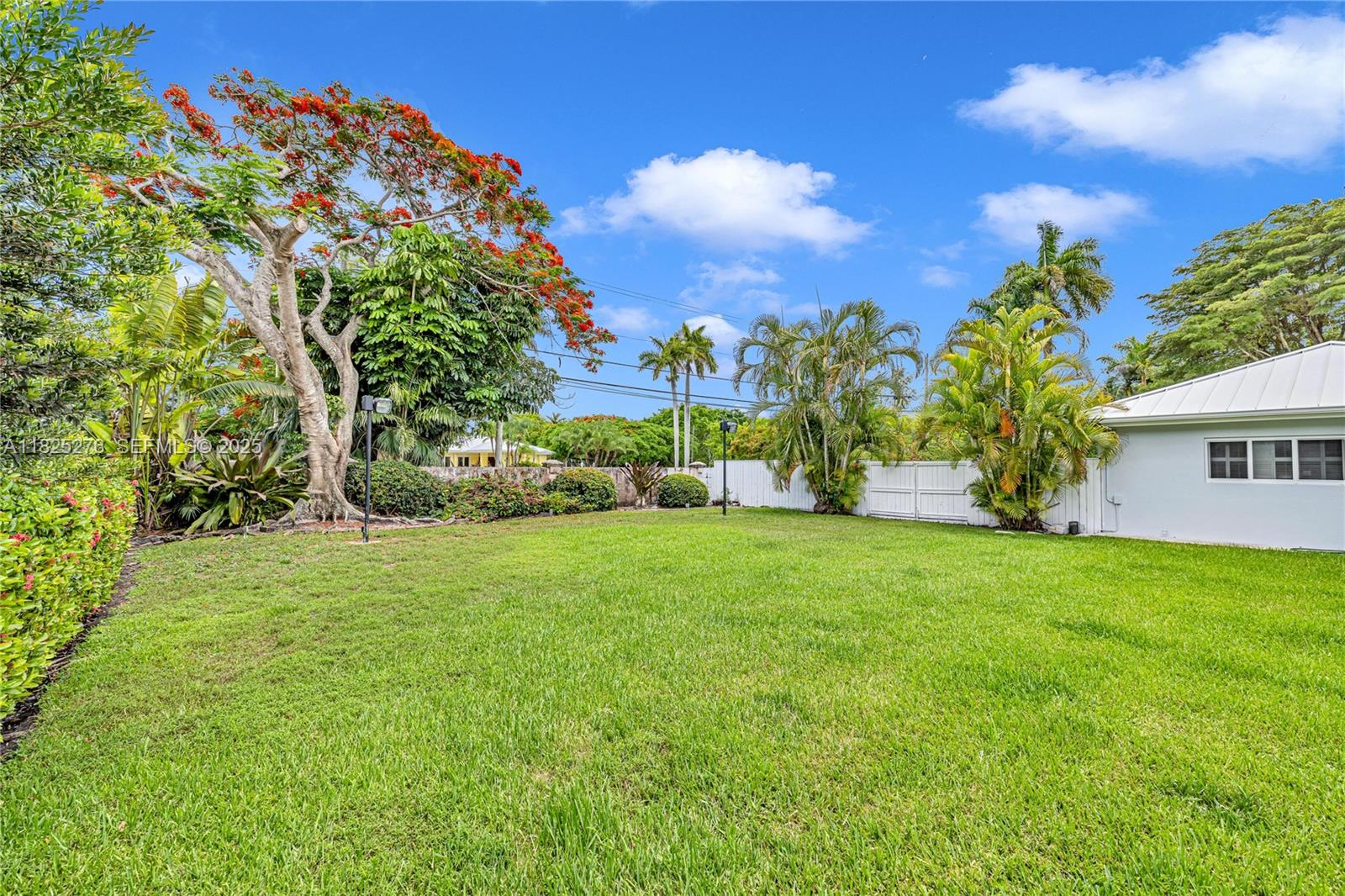 10563 Southwest 92nd Avenue Miami, FL 33176 - Photo 11 of 87