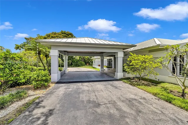 $2,700,000 | 10563 Southwest 92nd Avenue, Miami, FL 33176