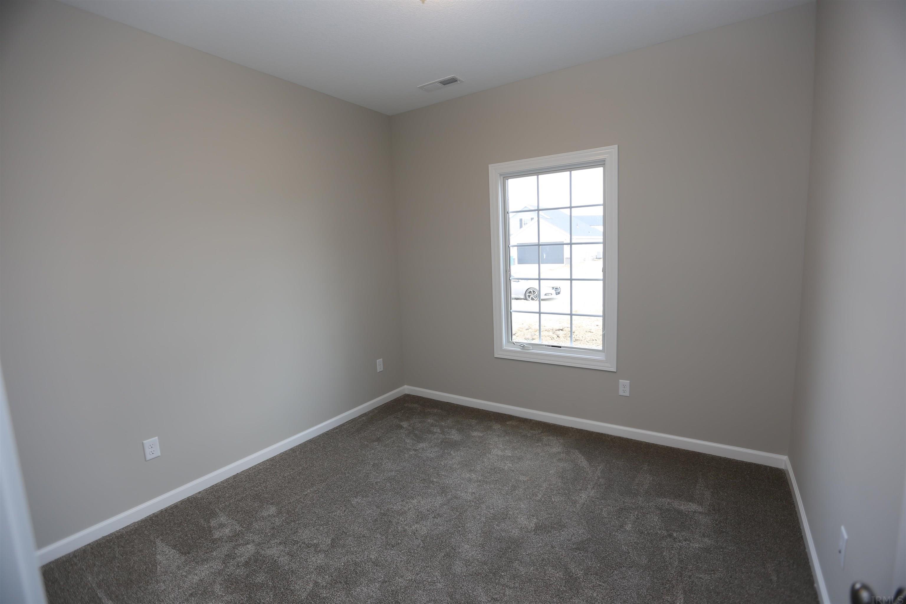 1929 Rittenhouse Place Huntertown, IN 46748 - Photo 6 of 12 Gallery Image 6