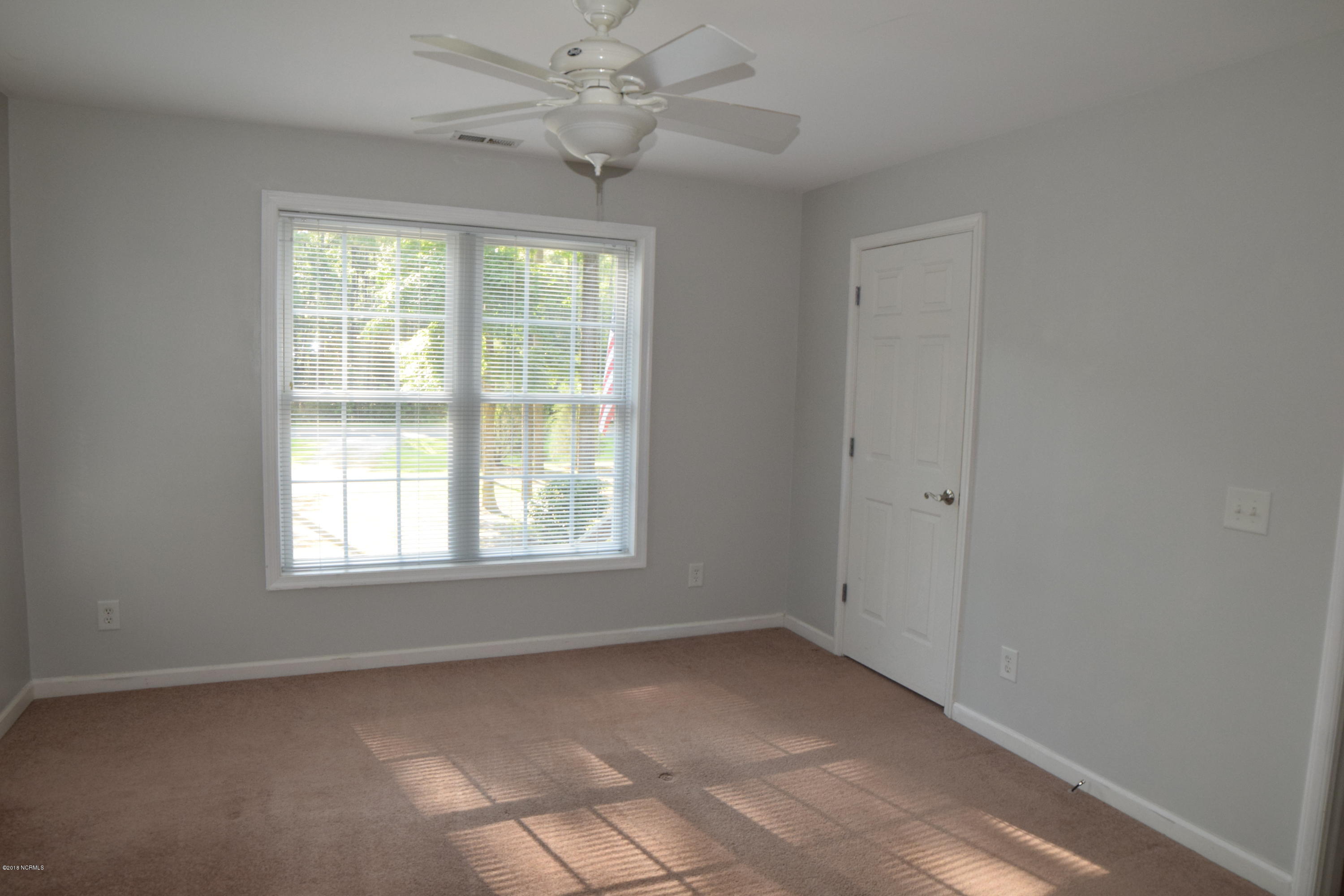 4601 Merrimon Road Beaufort, NC 28516 - Photo 11 of 39 Master Bedroom