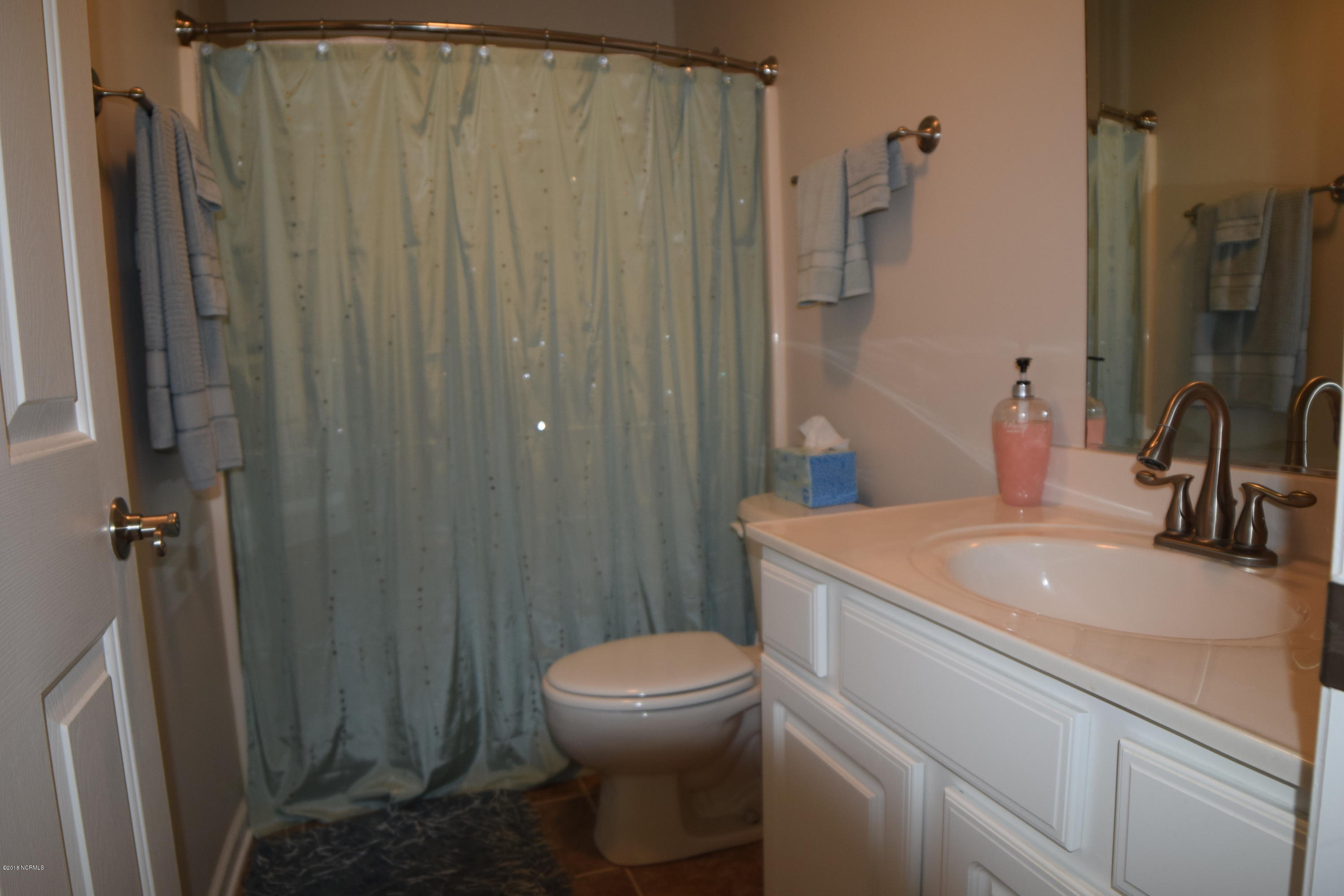 4601 Merrimon Road Beaufort, NC 28516 - Photo 18 of 39 Hall Bath