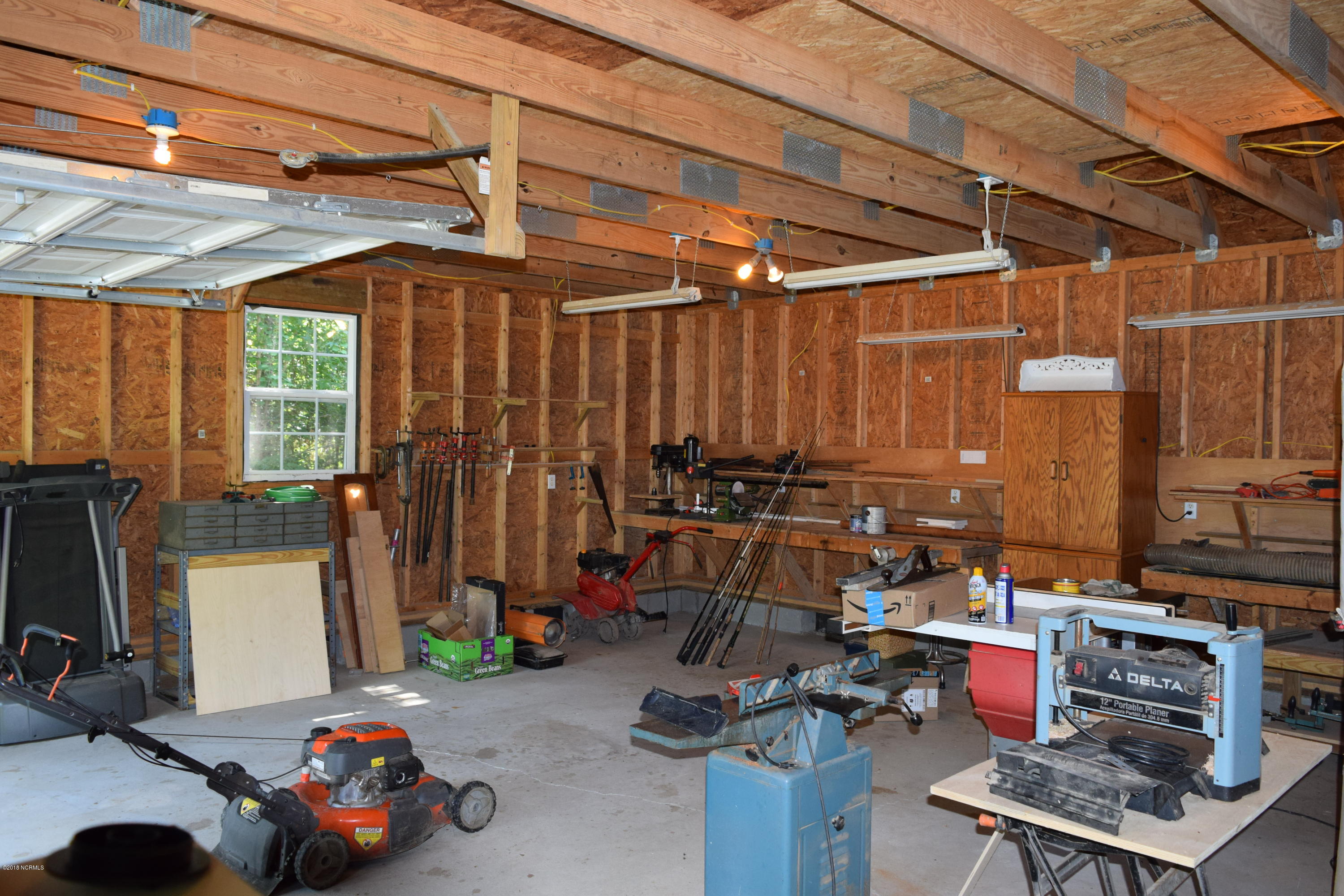 4601 Merrimon Road Beaufort, NC 28516 - Photo 26 of 39 Garage