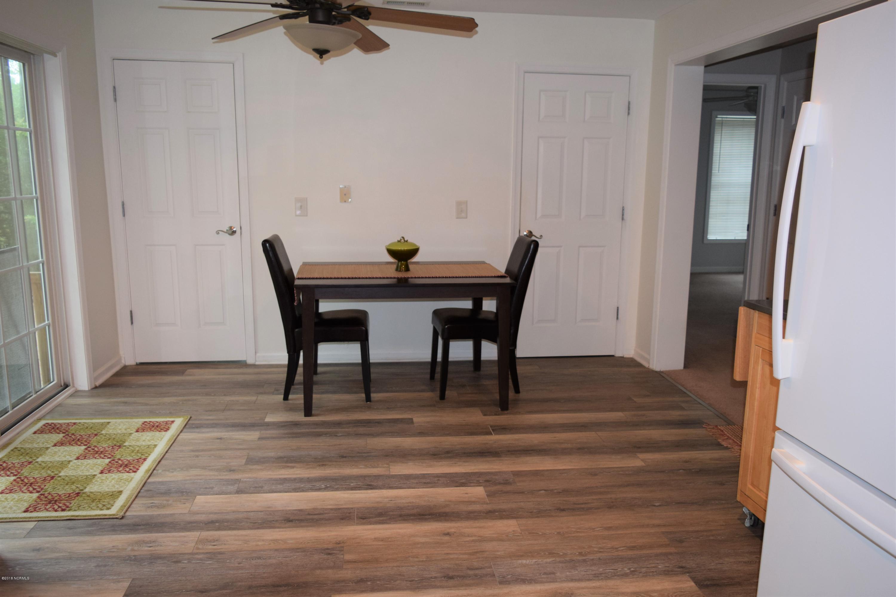 4601 Merrimon Road Beaufort, NC 28516 - Photo 9 of 39 Dining Area