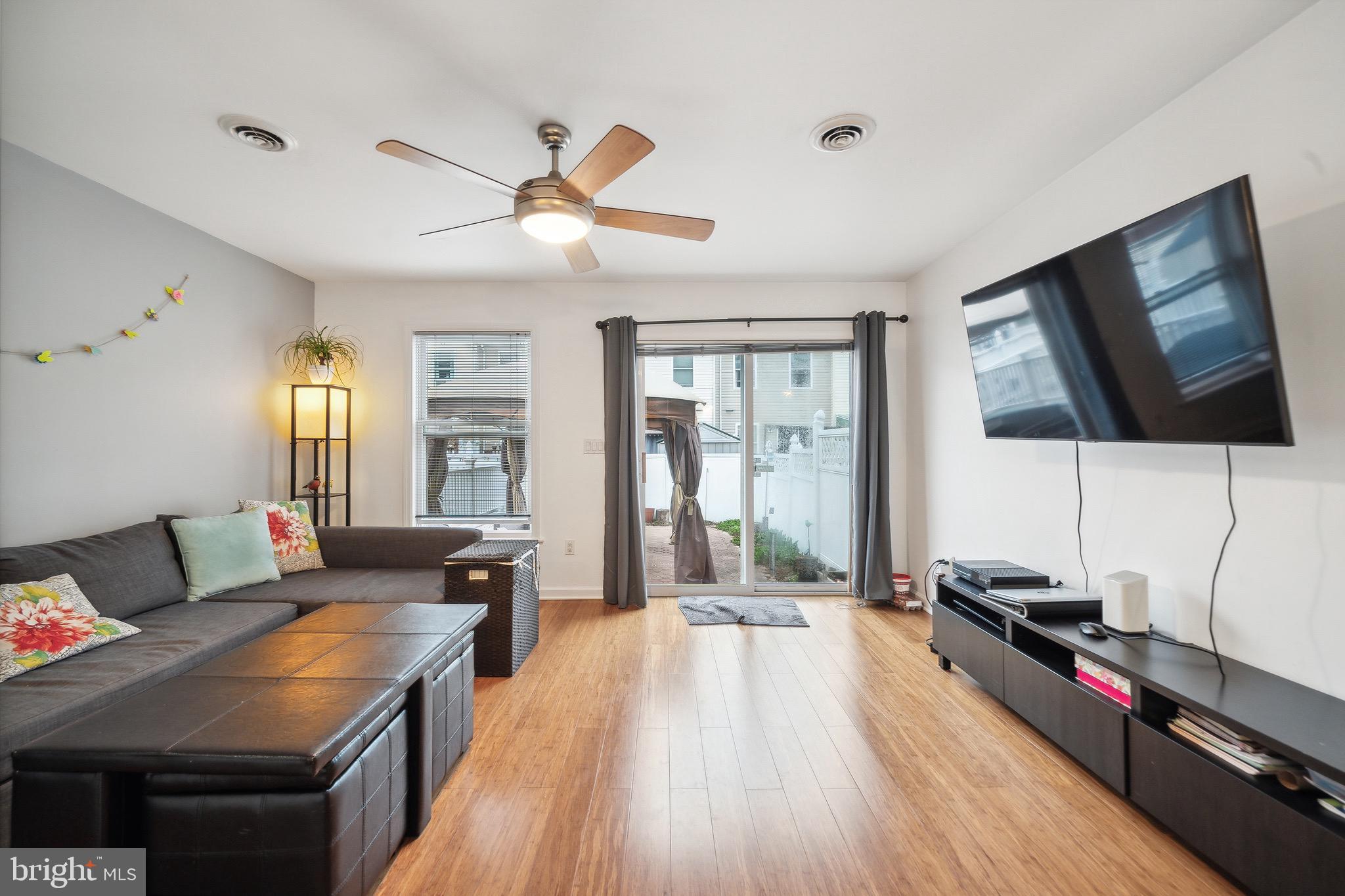 3572 Edgemont Street Philadelphia, PA 19134 - Photo 12 of 32