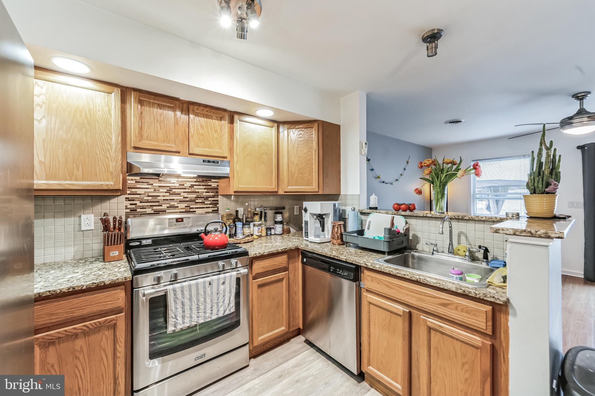 3572 Edgemont Street Philadelphia, PA 19134 - Photo 5 of 32