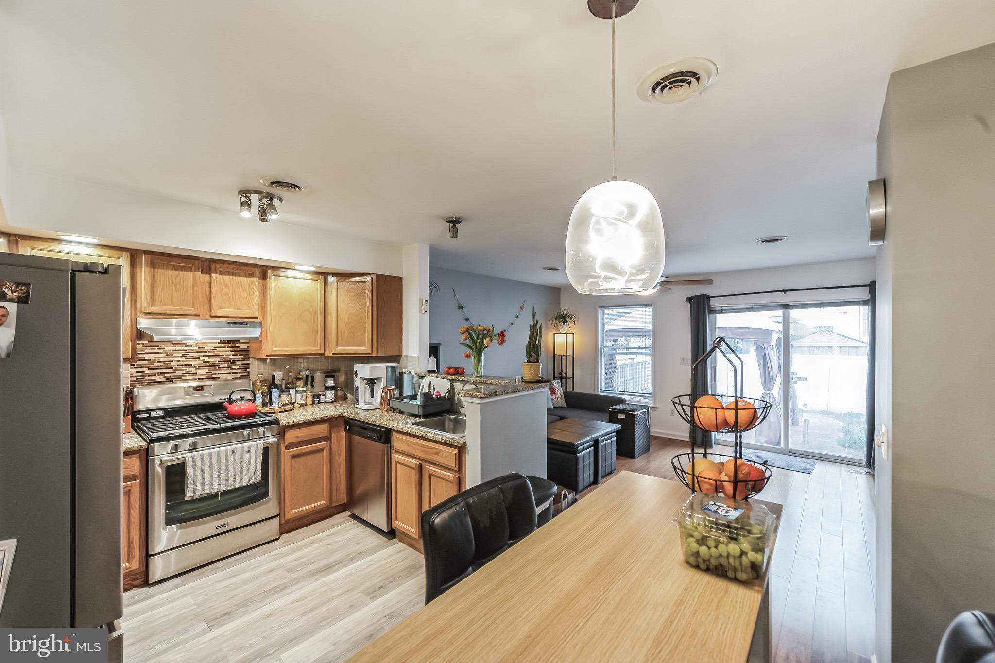 3572 Edgemont Street Philadelphia, PA 19134 - Photo 6 of 32