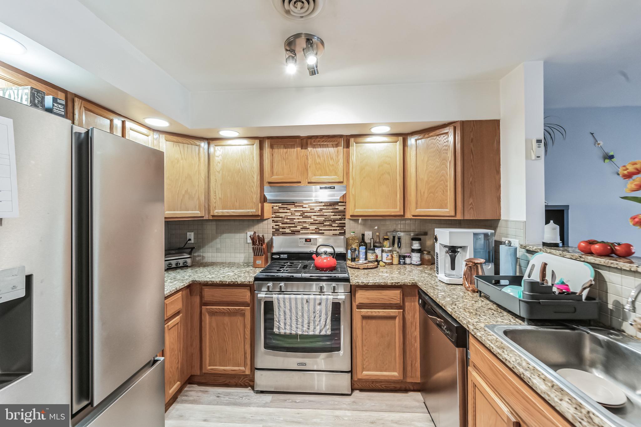 3572 Edgemont Street Philadelphia, PA 19134 - Photo 7 of 32