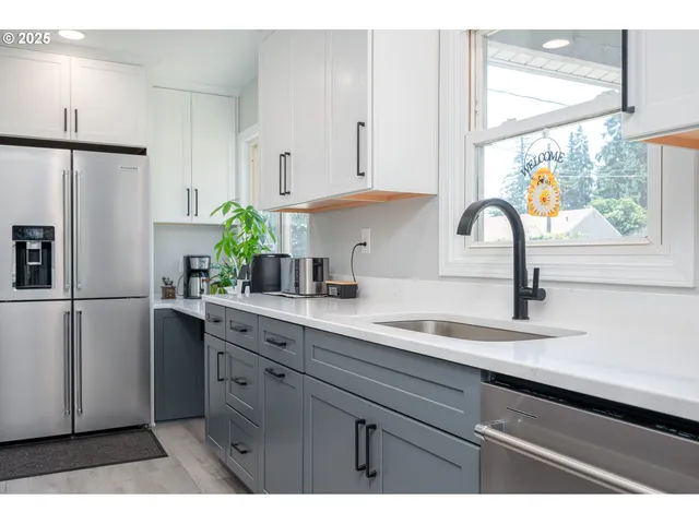 $479,900 | 3537 Southeast 128th Avenue, Portland, OR 97236