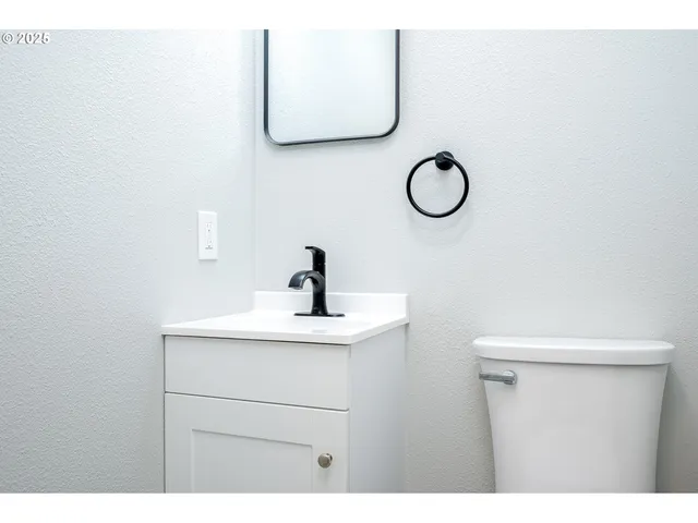 $479,900 | 3537 Southeast 128th Avenue, Portland, OR 97236