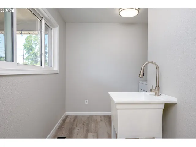 $479,900 | 3537 Southeast 128th Avenue, Portland, OR 97236