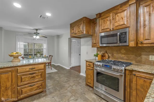 $299,900 | 152 Twin Point Drive, Benton, LA 71006