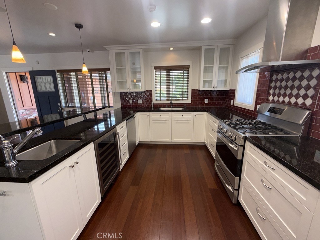 2746 North Kenneth Road Burbank, CA 91504 - Photo 7 of 29