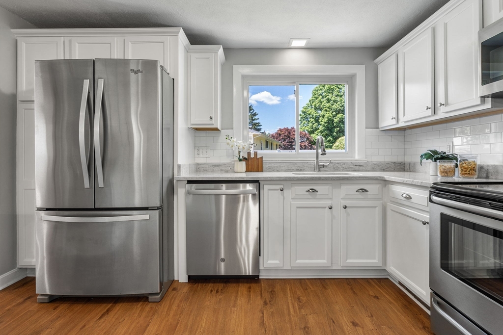 22 Temi Road Hudson, MA 01749 - Photo 8 of 39