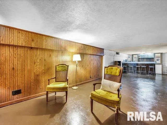 $120,000 | 4011 North Sterling Avenue, Peoria, IL 61615