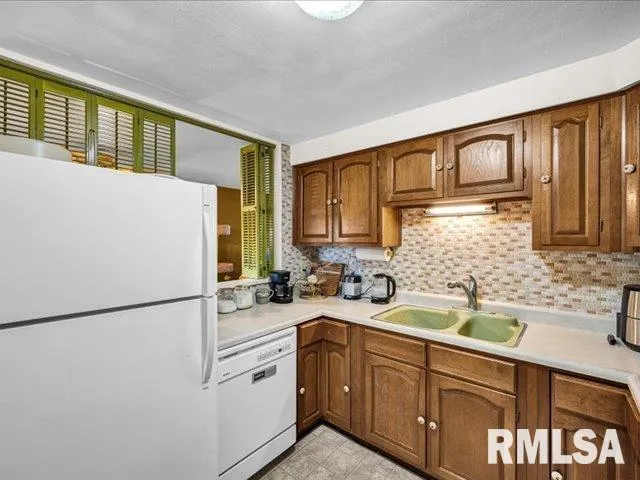 $120,000 | 4011 North Sterling Avenue, Peoria, IL 61615