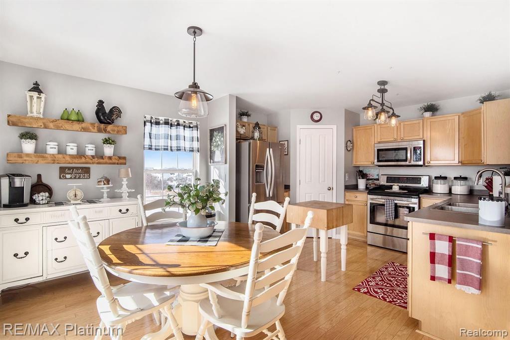 4217 Hampton Ridge Boulevard, Unit 127 Howell, MI 48843 - Photo 3 of 18 Gallery Image 3