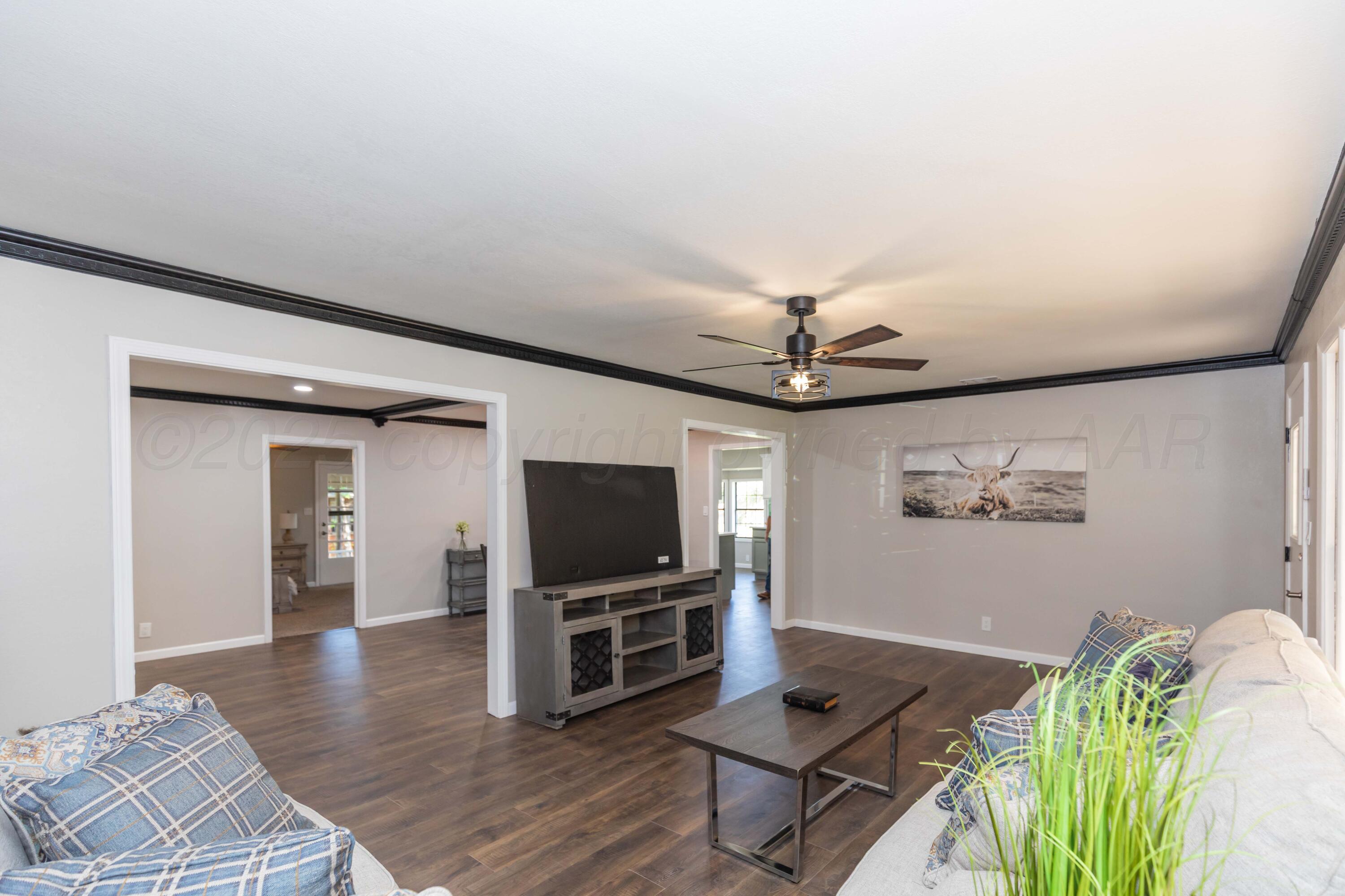 3504 South Rusk Street Amarillo, TX 79109 - Photo 7 of 54 LIVING ROOM VIEW 5