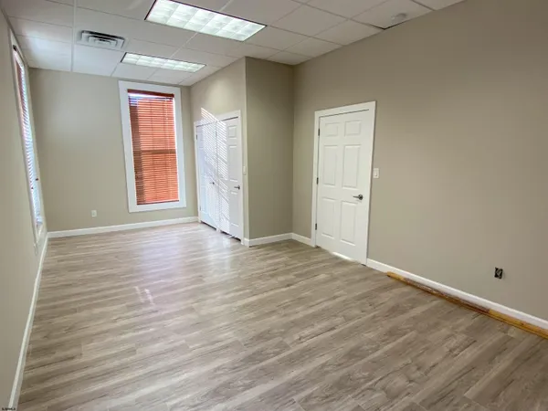 $2,100 | 6019 Main Street, Unit 2, Mays Landing, NJ 08330