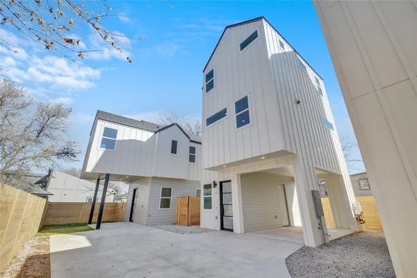 $2,200 | 6802 Montana Street, Unit 2, Austin, TX 78741