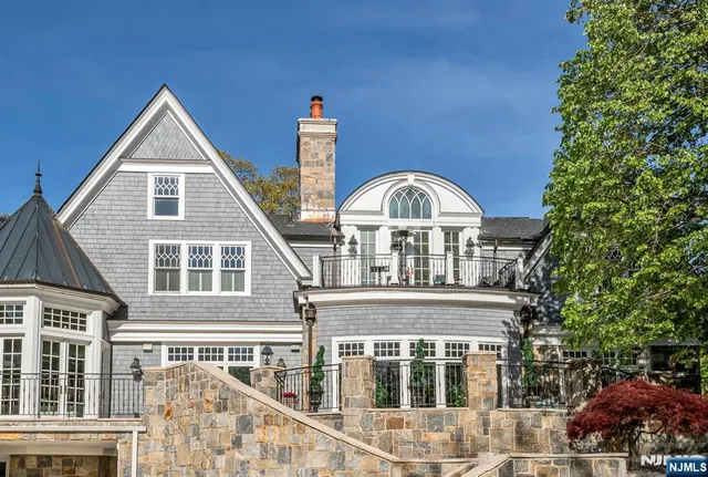 $5,699,999 | 340 Indian Trail Drive, Franklin Lakes, NJ 07417