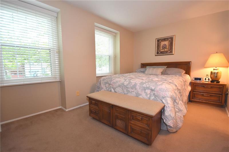 421 Redrome Circle East Bridgeville, PA 15017 - Photo 12 of 22