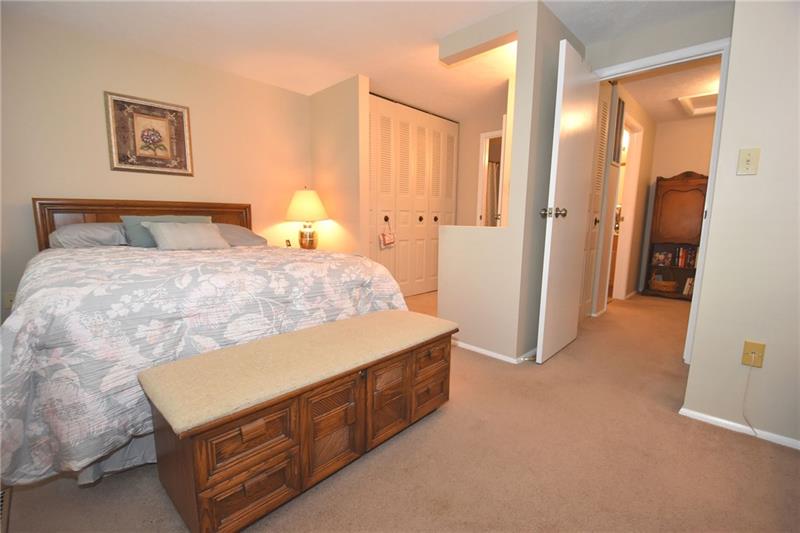 421 Redrome Circle East Bridgeville, PA 15017 - Photo 13 of 22