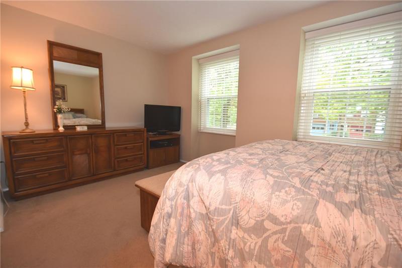 421 Redrome Circle East Bridgeville, PA 15017 - Photo 14 of 22