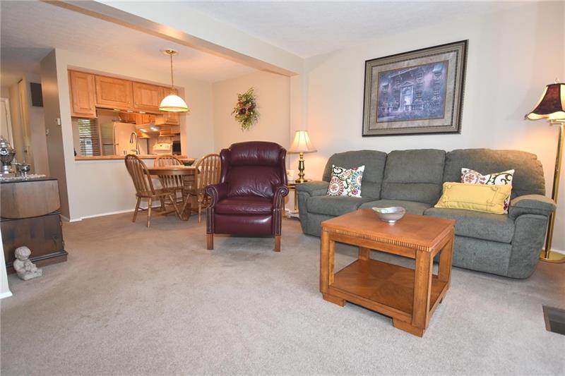 421 Redrome Circle East Bridgeville, PA 15017 - Photo 4 of 22