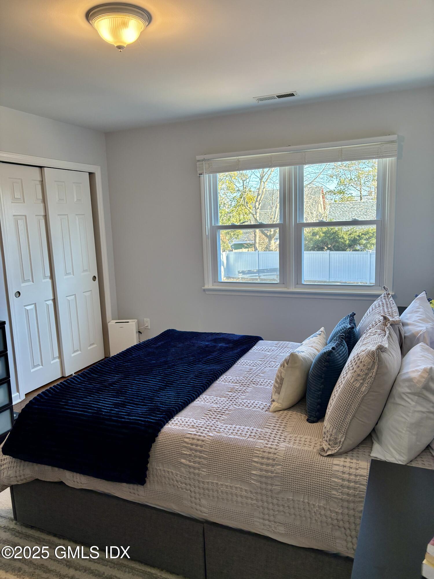 27 High Street, Unit B Greenwich, CT 06830 - Photo 15 of 31 Primary Bedroom