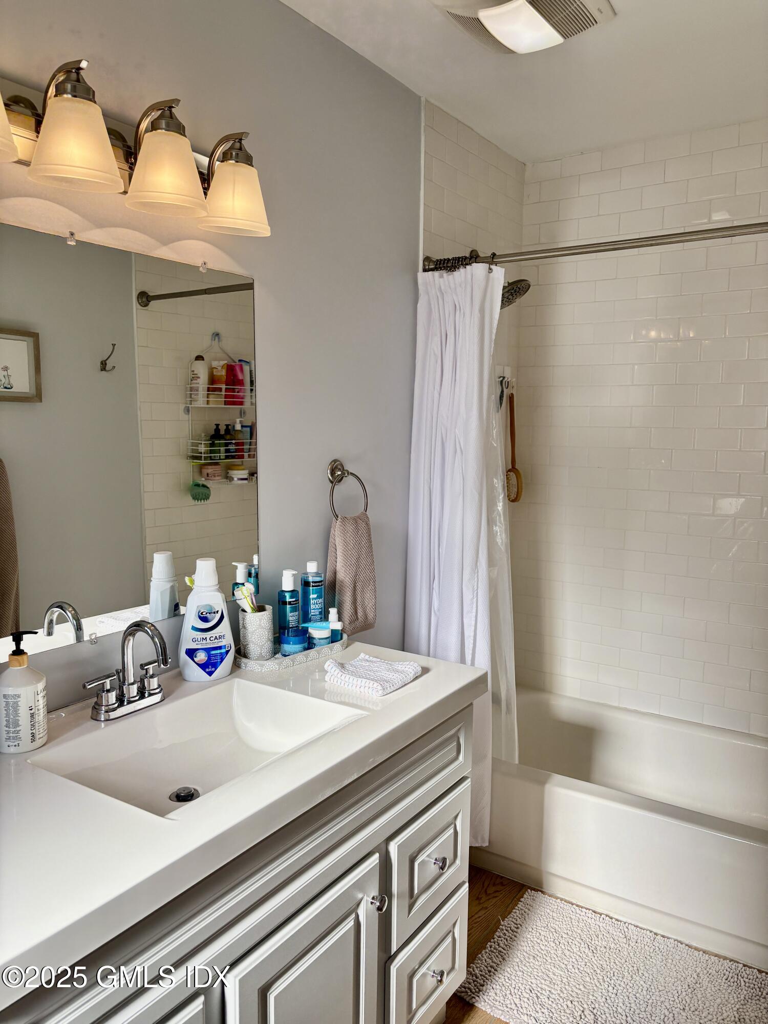 27 High Street, Unit B Greenwich, CT 06830 - Photo 18 of 31 Primary Bath