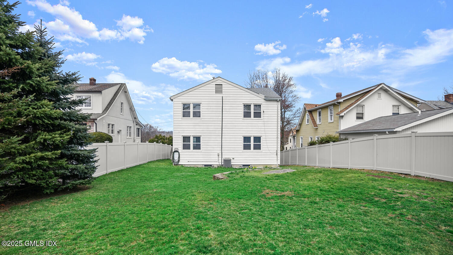 27 High Street, Unit B Greenwich, CT 06830 - Photo 28 of 31 Generous Outdoor Space