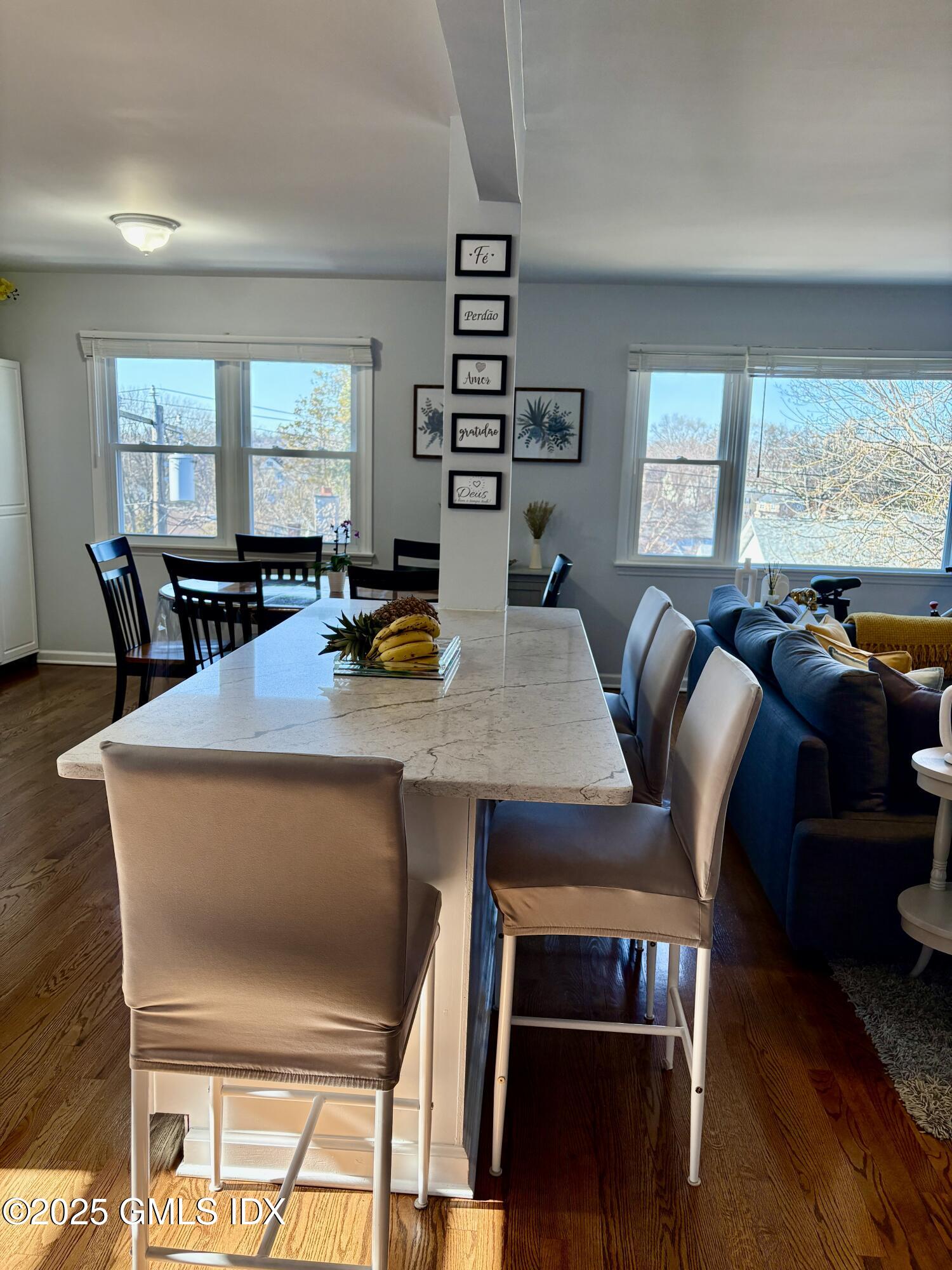 27 High Street, Unit B Greenwich, CT 06830 - Photo 4 of 31 Kitchen Island