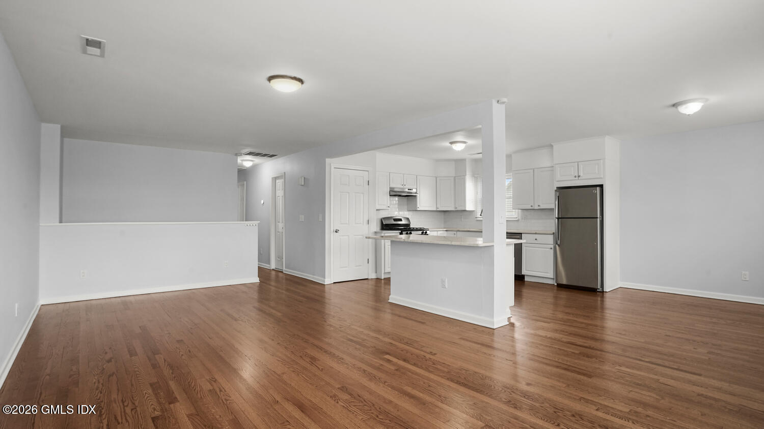 27 High Street, Unit B Greenwich, CT 06830 - Photo 18 of 19 Fabulous Open Floor Plan