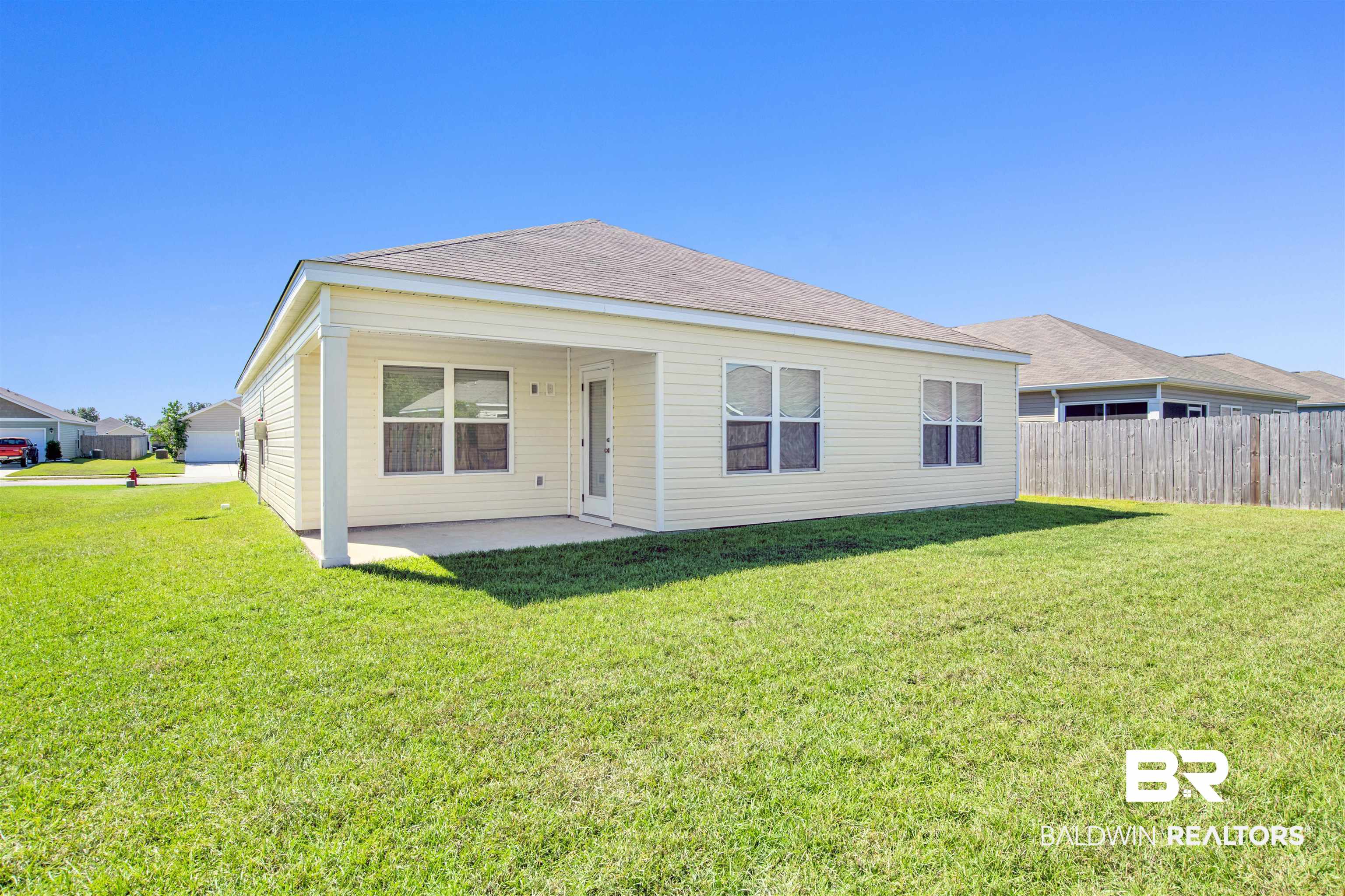 8008 Pickwick Dr. Foley, AL 36535 - Photo 29 of 33 Rear View