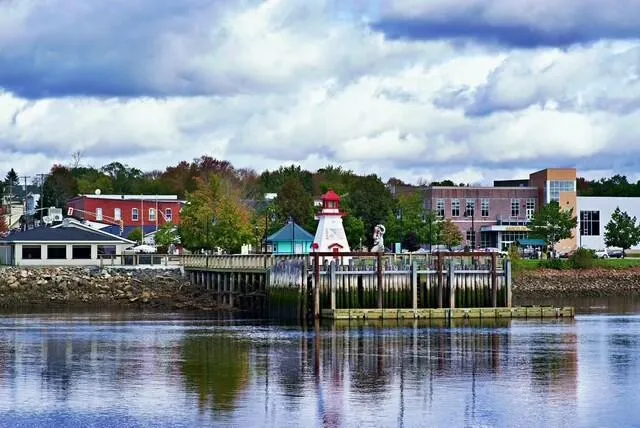 $329,900 | 112 South Street, Calais, ME 04619