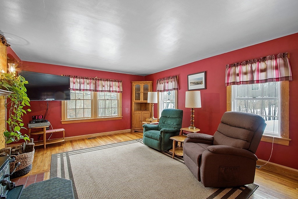 89 Fitchburg Road Townsend, MA 01469 - Photo 21 of 41