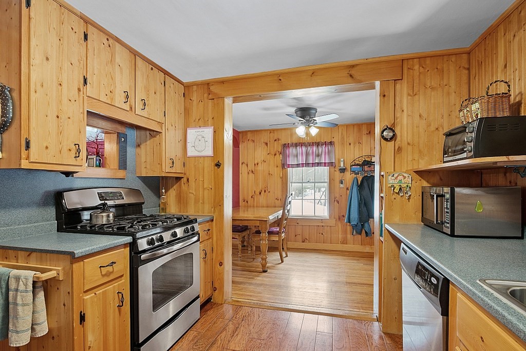 89 Fitchburg Road Townsend, MA 01469 - Photo 31 of 41