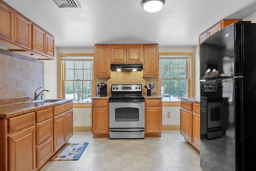 89 Fitchburg Road Townsend, MA 01469 - Photo 8 of 41