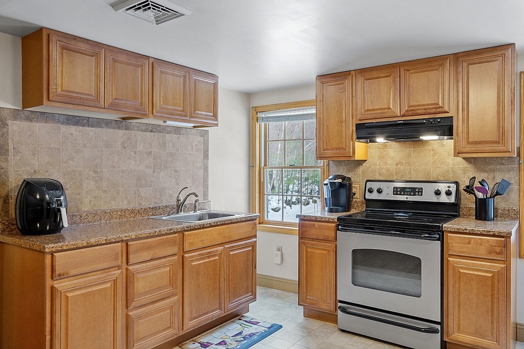 89 Fitchburg Road Townsend, MA 01469 - Photo 9 of 41