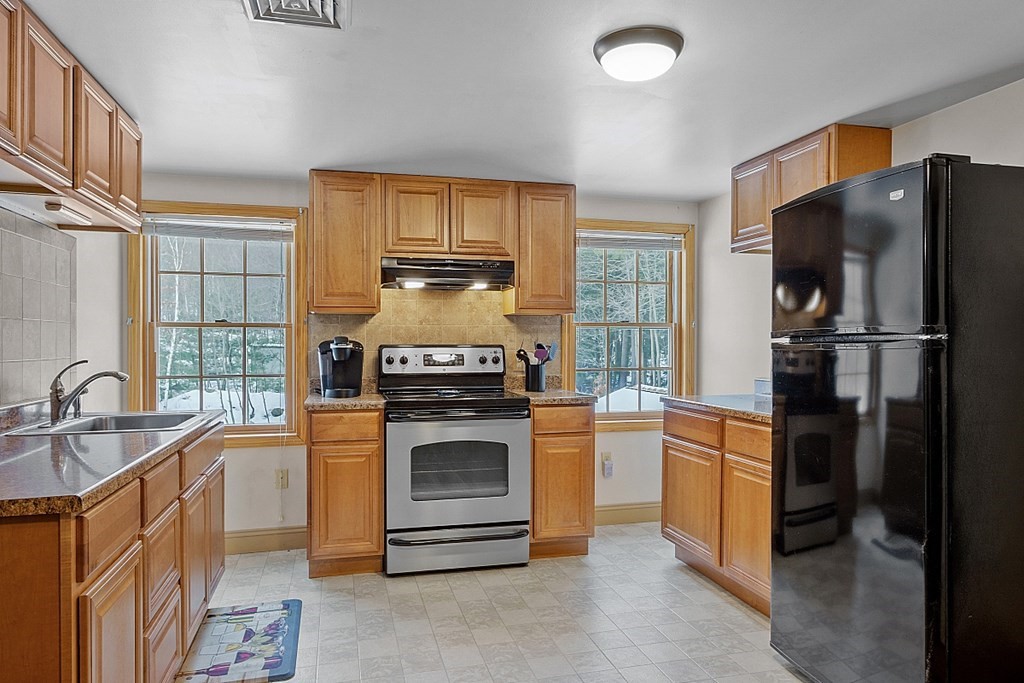 89 Fitchburg Road Townsend, MA 01469 - Photo 10 of 41