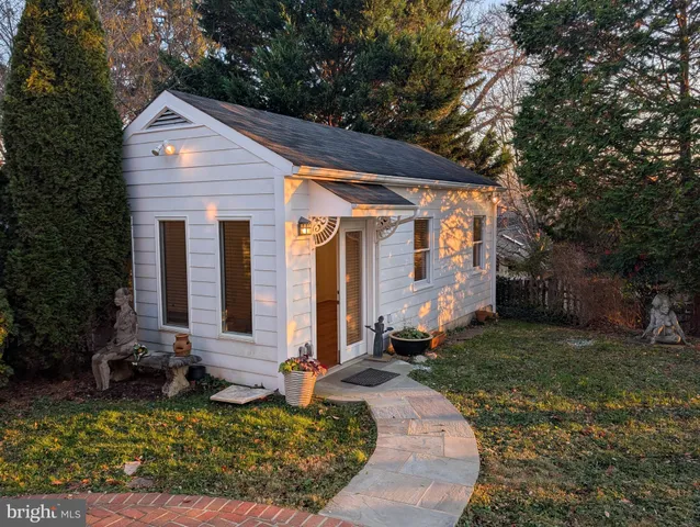 $1,100,000 | 4822 Chevy Chase Boulevard, Chevy Chase, MD 20815