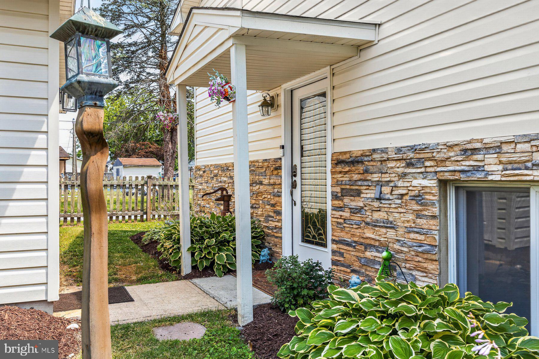40 Johnson Road Pasadena, MD 21122 - Photo 4 of 47